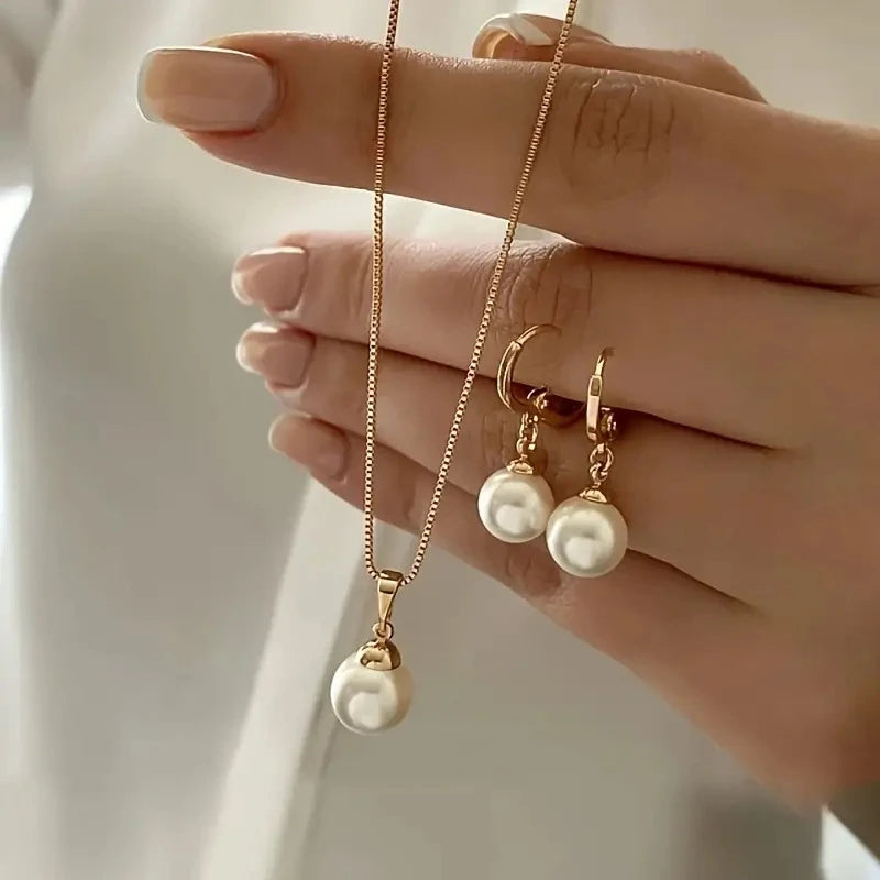 Set collana e orecchini di perle