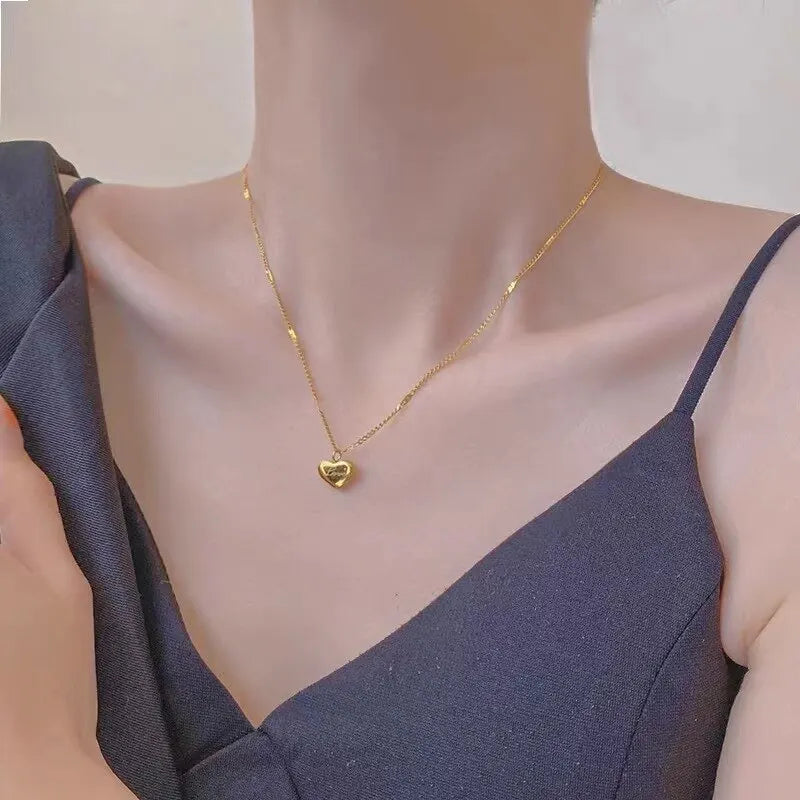 Collana color oro con cuoricino