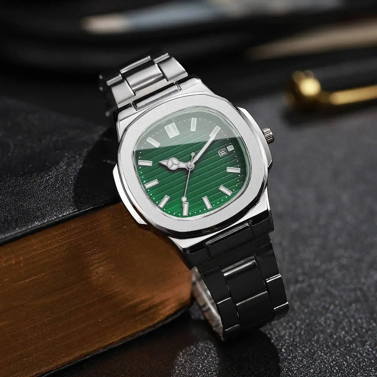 Orologi da uomo di lusso Moda Quadrante quadrato Cinturino in acciaio inossidabile Orologio al quarzo senza scatola