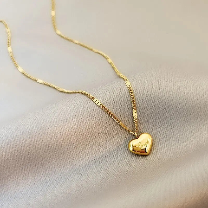 Collana color oro con cuoricino