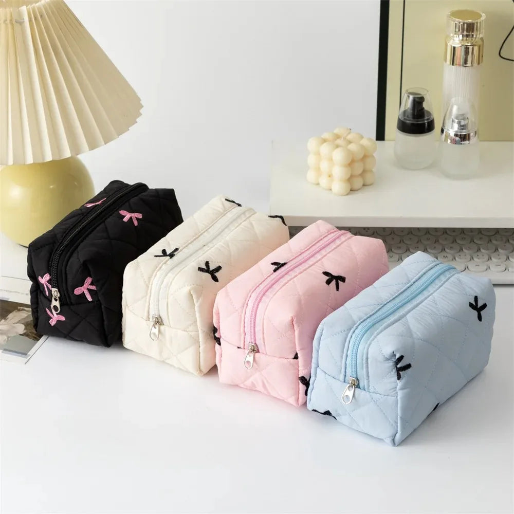 Borsa per il trucco ricamata con fiocco per donna Borsa per articoli da toeletta cosmetici da viaggio di grande capacità