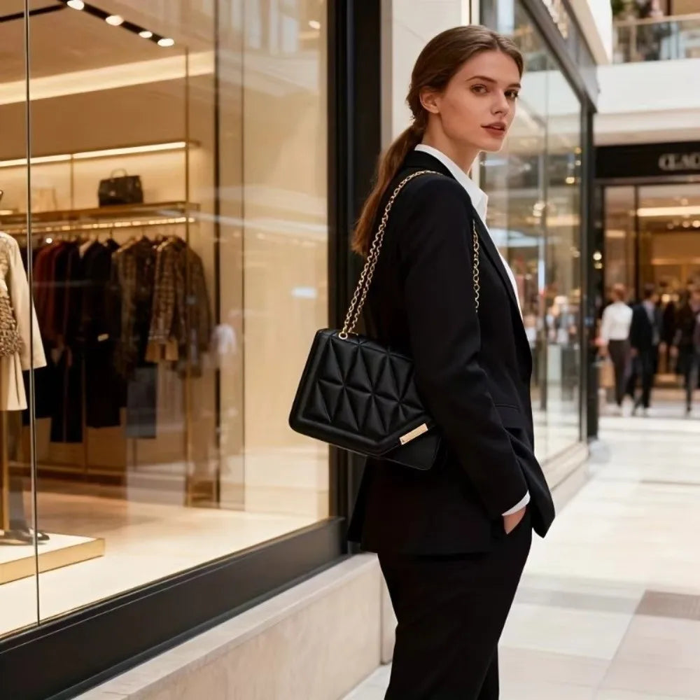 Borsa da donna a tracolla modello trapuntato
