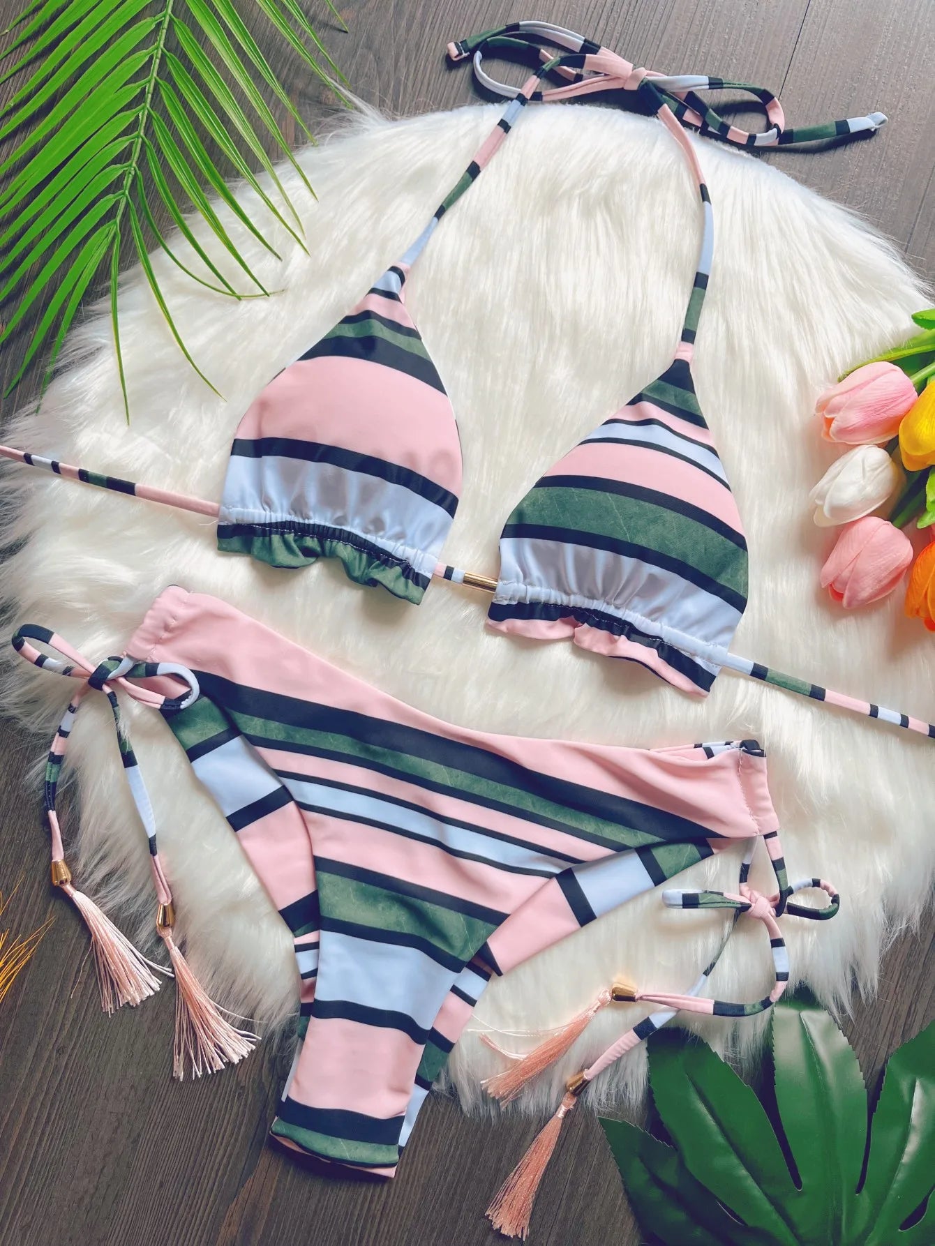 Bikini da donna diverse varianti