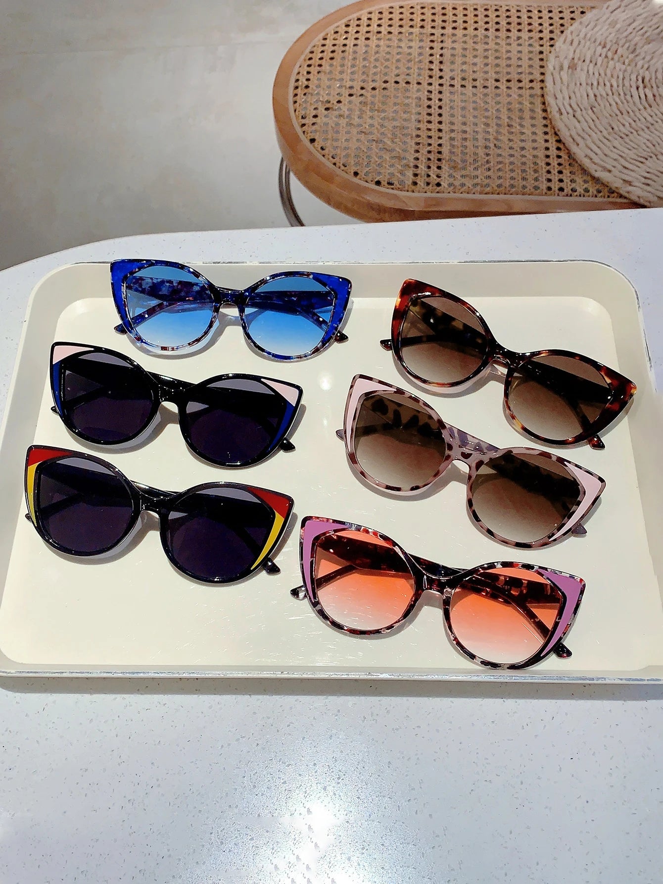 Eleganti occhiali da sole diverse varianti