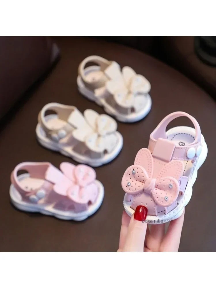 Nuovi sandali antiscivolo estivi da  per bambini  con suole morbide e design leggero perfetti per la spiaggia