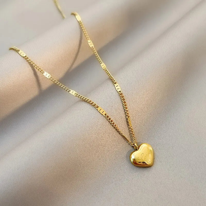 Collana color oro con cuoricino