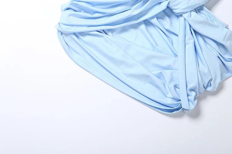 Abito corto da donna con scollo a V e schiene scoperta