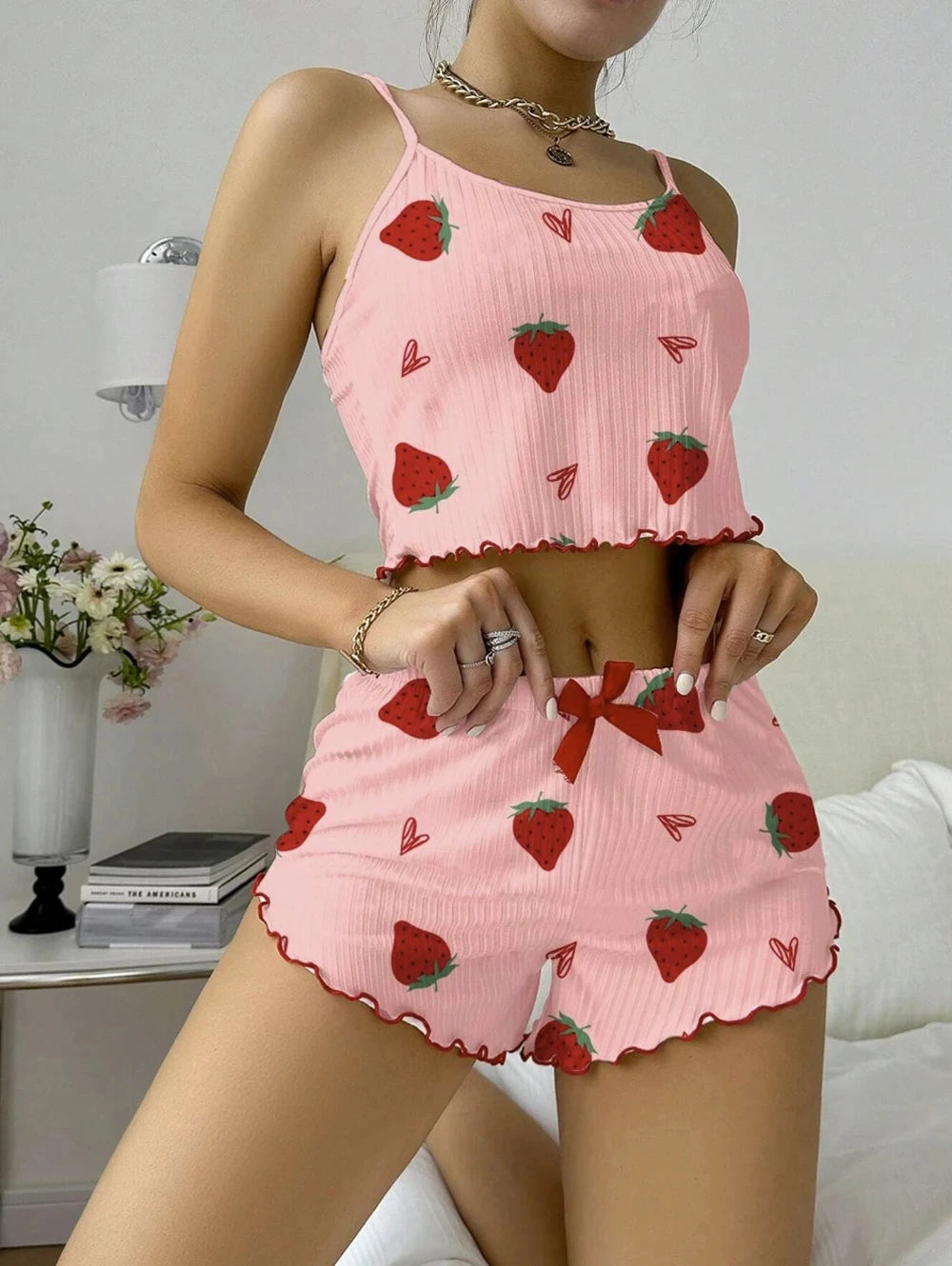 Pigiama da donna con stampa a fragola