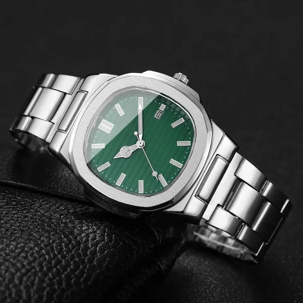 Orologi da uomo di lusso Moda Quadrante quadrato Cinturino in acciaio inossidabile Orologio al quarzo senza scatola