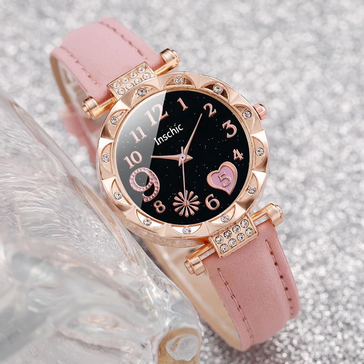 6PCS/Set Moda Quadrante a cuore Orologio da donna Casual Cinturino in pelle Orologio analogico al quarzo Set di bracciali a foglia (senza scatola)