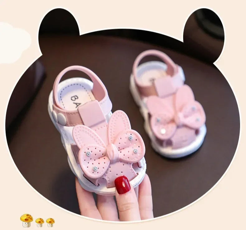 Nuovi sandali antiscivolo estivi da  per bambini  con suole morbide e design leggero perfetti per la spiaggia
