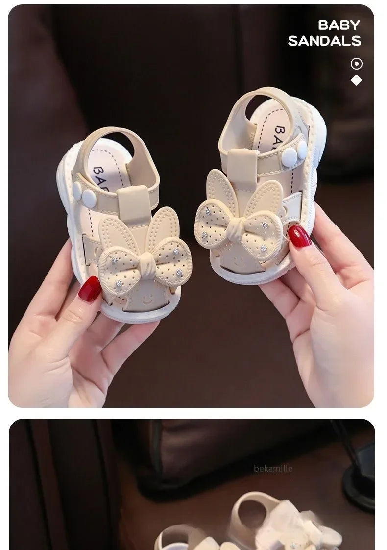Nuovi sandali antiscivolo estivi da  per bambini  con suole morbide e design leggero perfetti per la spiaggia