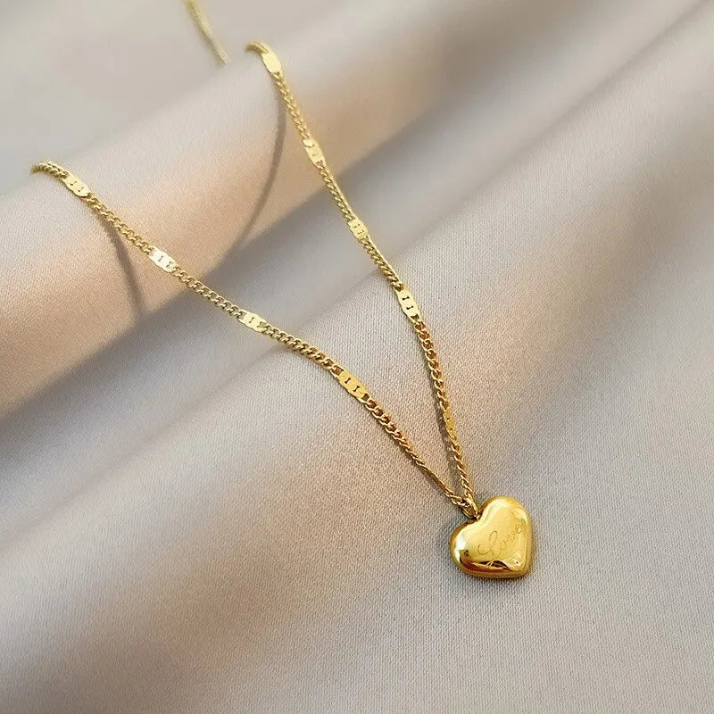 Collana color oro con cuoricino