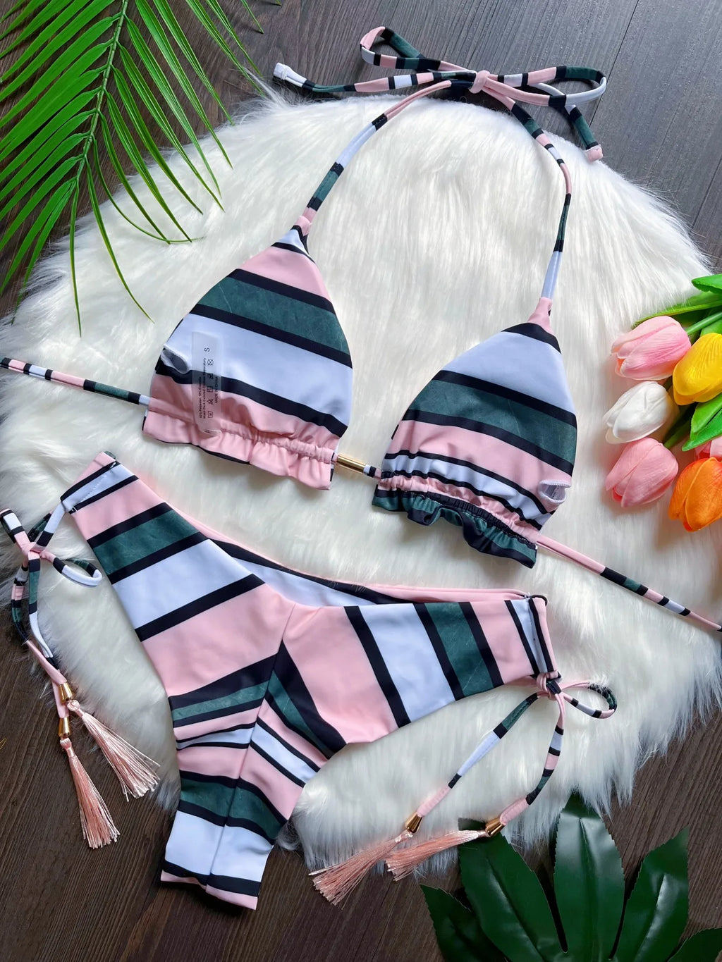Bikini da donna diverse varianti