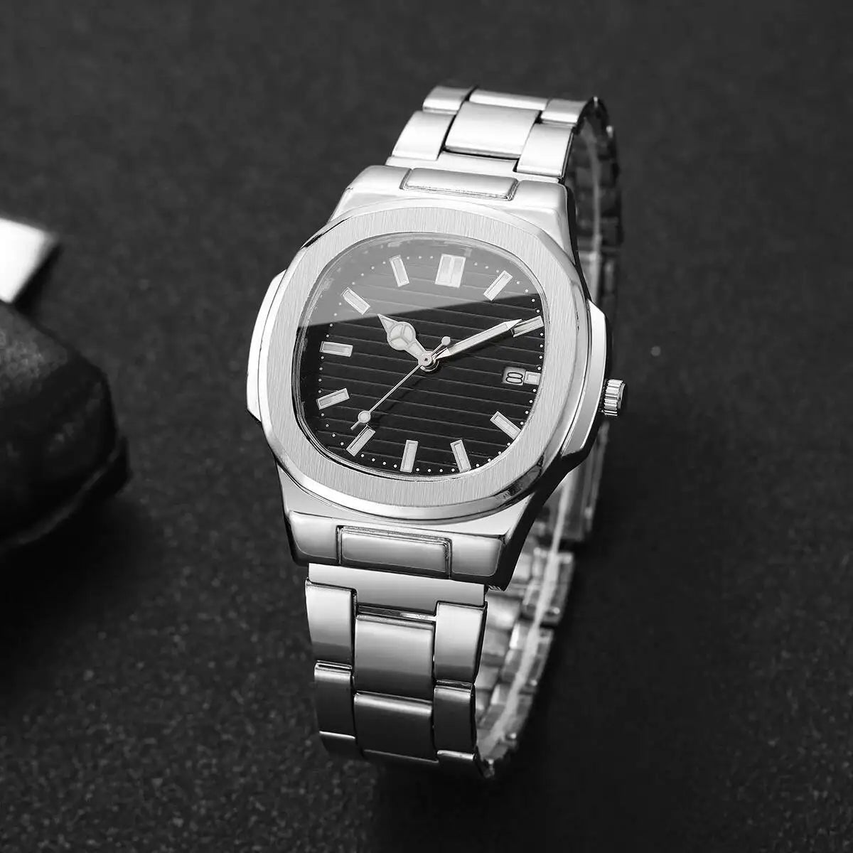 Orologi da uomo di lusso Moda Quadrante quadrato Cinturino in acciaio inossidabile Orologio al quarzo senza scatola
