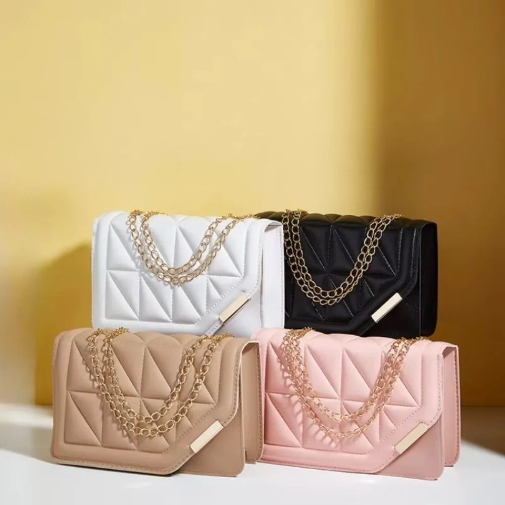 Borsa da donna a tracolla modello trapuntato