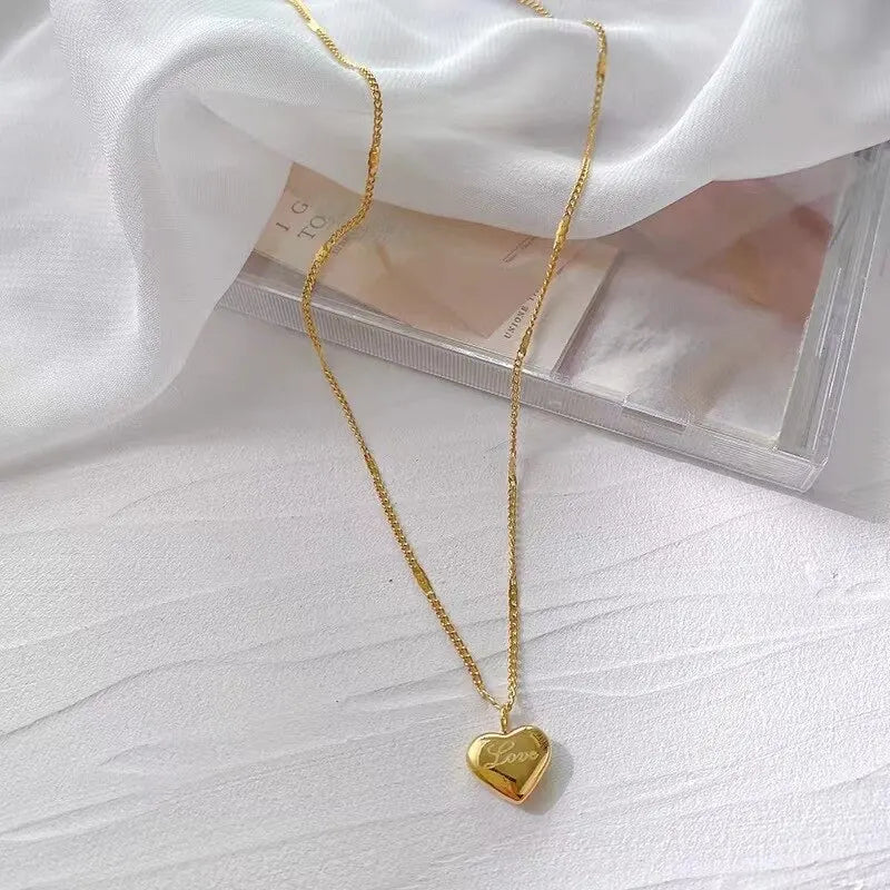 Collana color oro con cuoricino