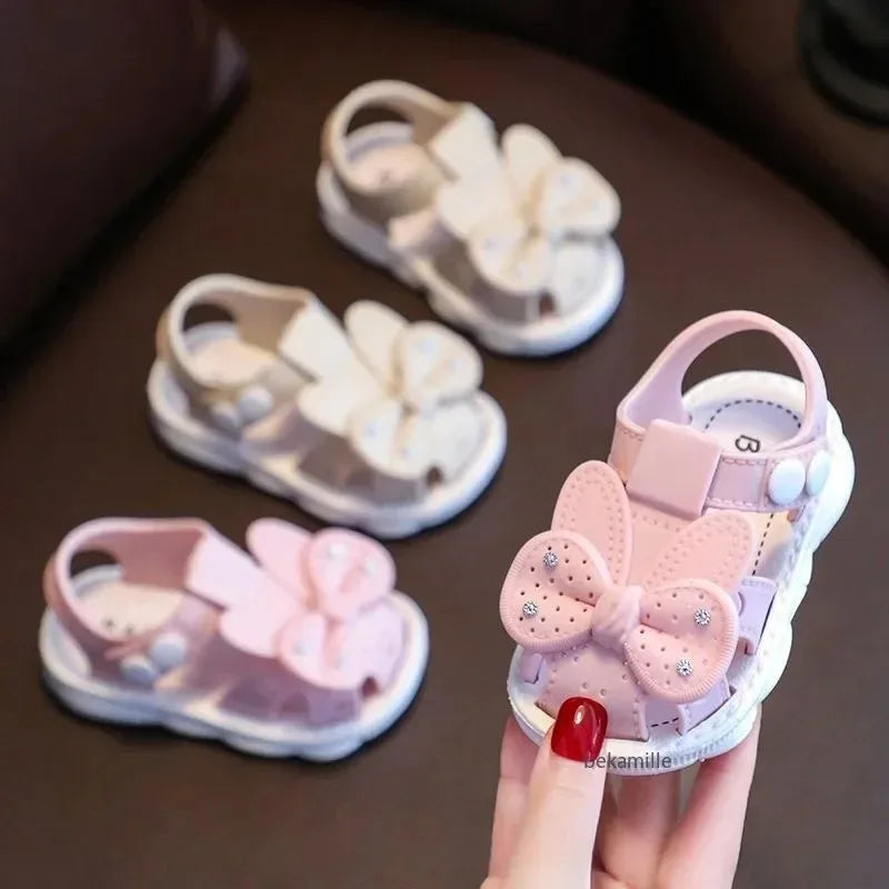 Nuovi sandali antiscivolo estivi da  per bambini  con suole morbide e design leggero perfetti per la spiaggia