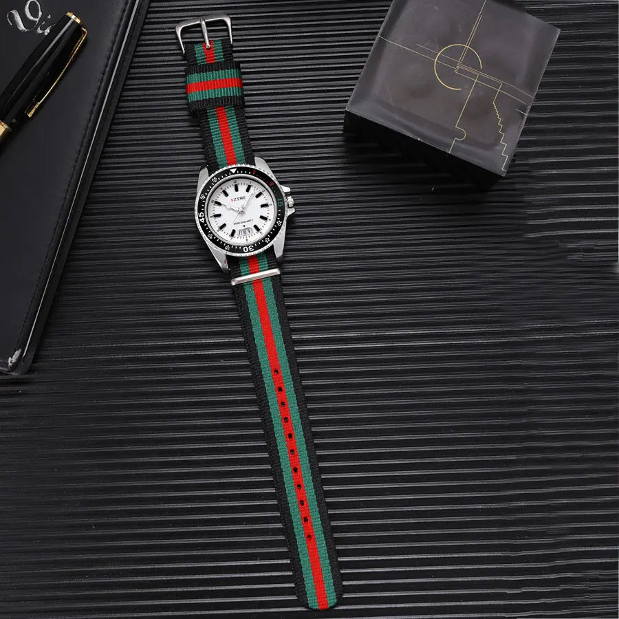 Orologio da uomo alla moda con cinturino in nylon, orologio al quarzo leggero