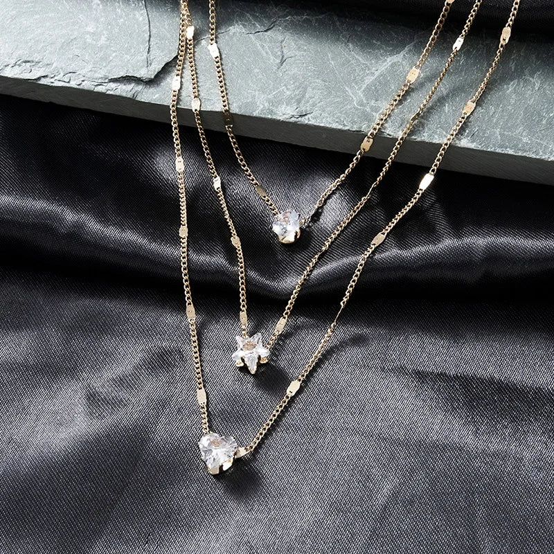 Collana con ciondolo in catena multistrato