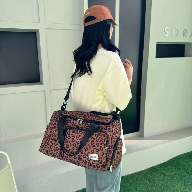 Classica borsa da viaggio di grande capacità con stampa leopardata con tasche multiple e scomparto per scarpe