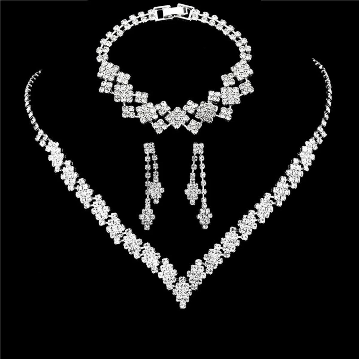 Set gioielli collana e orecchini con strass