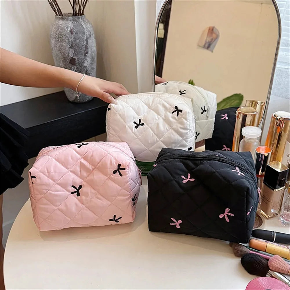 Borsa per il trucco ricamata con fiocco per donna Borsa per articoli da toeletta cosmetici da viaggio di grande capacità