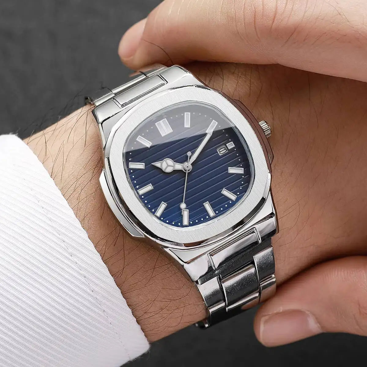 Orologi da uomo di lusso Moda Quadrante quadrato Cinturino in acciaio inossidabile Orologio al quarzo senza scatola