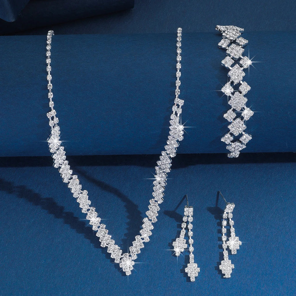 Set gioielli collana e orecchini con strass