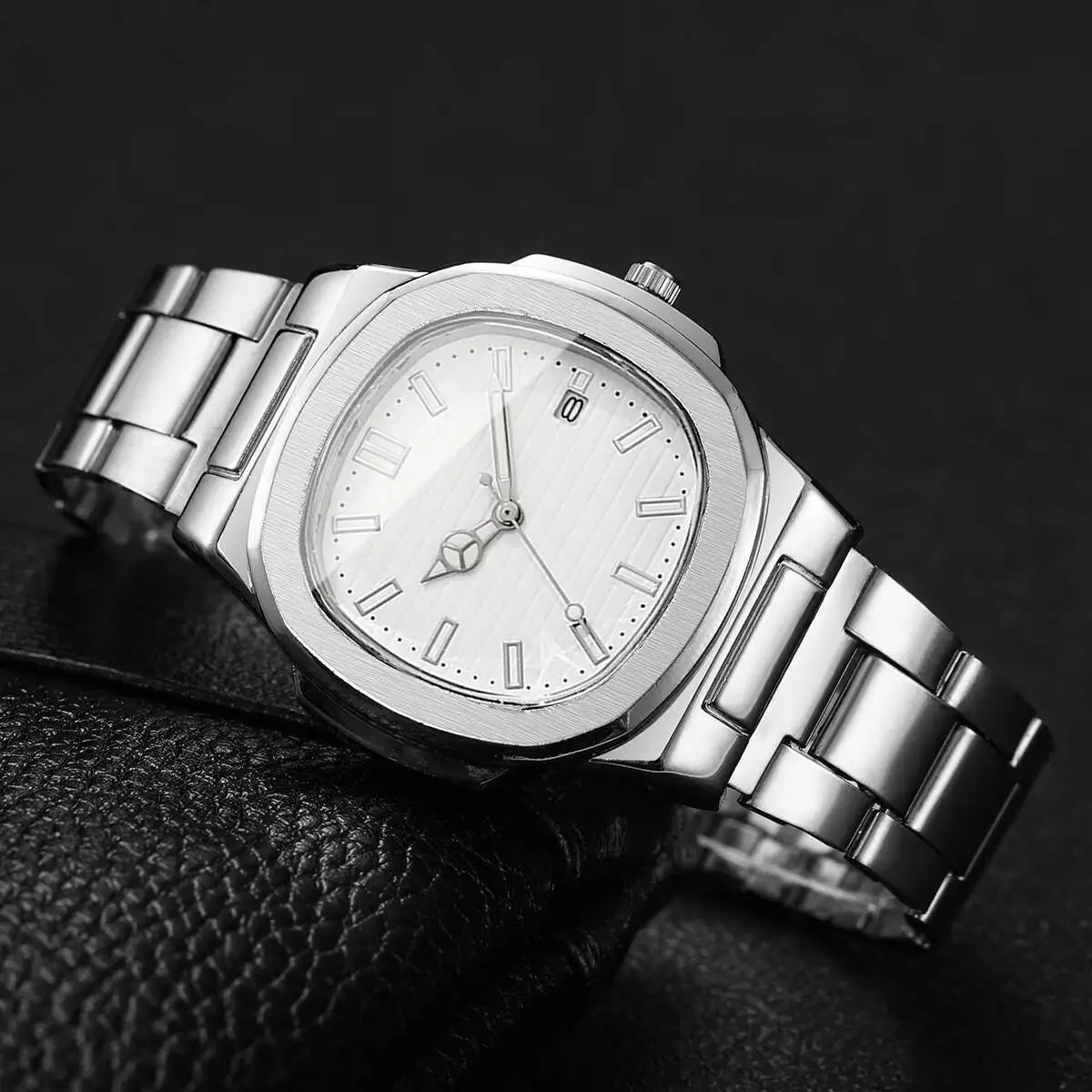 Orologi da uomo di lusso Moda Quadrante quadrato Cinturino in acciaio inossidabile Orologio al quarzo senza scatola