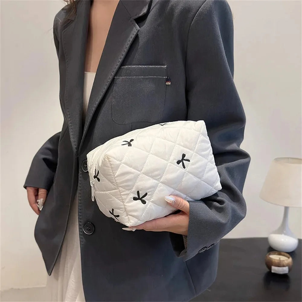 Borsa per il trucco ricamata con fiocco per donna Borsa per articoli da toeletta cosmetici da viaggio di grande capacità