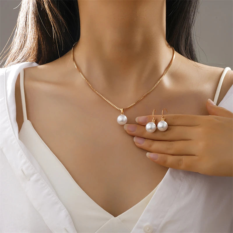 Set collana e orecchini di perle