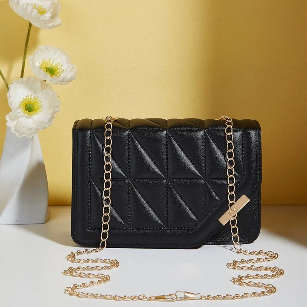 Borsa da donna a tracolla modello trapuntato