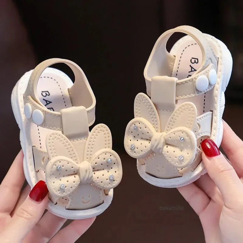 Nuovi sandali antiscivolo estivi da  per bambini  con suole morbide e design leggero perfetti per la spiaggia