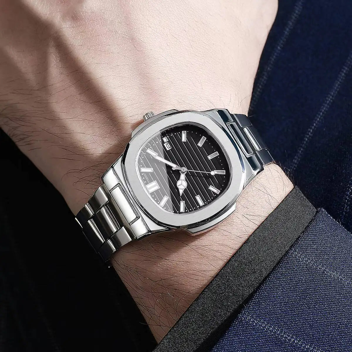 Orologi da uomo di lusso Moda Quadrante quadrato Cinturino in acciaio inossidabile Orologio al quarzo senza scatola